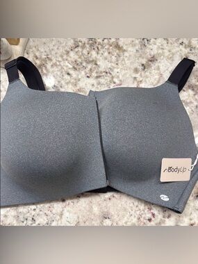 Seamless Molded Strapless Bra in Charcoal Gray